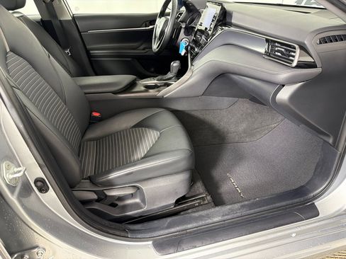 Used 2023 Toyota Camry SE FWD image 13