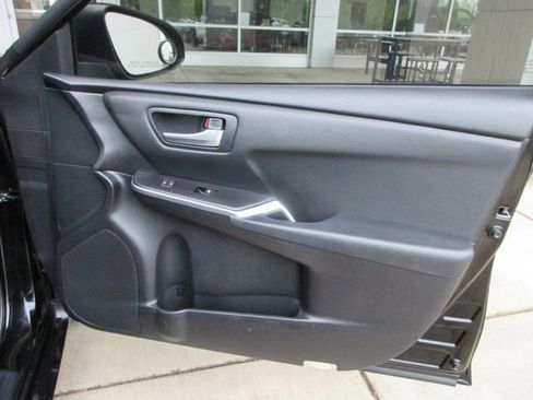 Used 2015 Toyota Camry SE FWD image 25