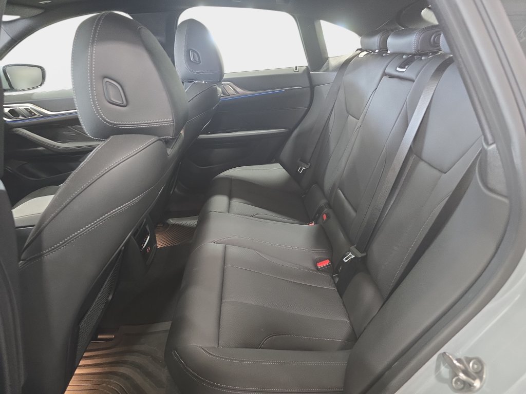 Certified 2024 BMW i4 eDrive40 w/ M Sport Package RWD image 23