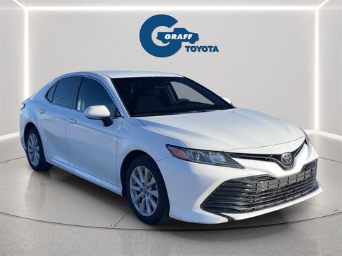 Used 2020 Toyota Camry LE image 8