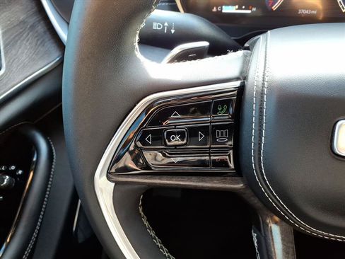 Used 2023 Jeep Grand Cherokee L Overland w/ Luxury Tech Group IV AWD/4WD image 23