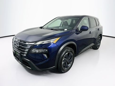 Used 2025 Nissan Rogue SV FWD image 3
