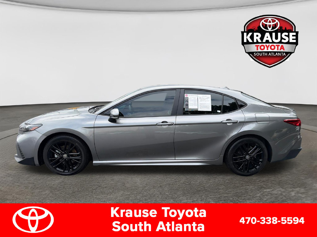 Used 2025 Toyota Camry SE FWD image 4