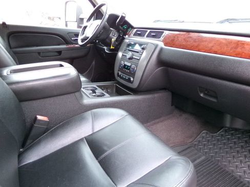 Used 2011 GMC Sierra 3500 SLT w/ SLT Convenience Package AWD/4WD image 8