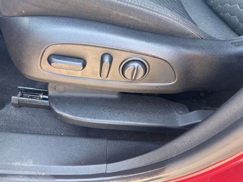 Used 2019 Chevrolet Equinox LT w/ Driver Convenience Package FWD image 20