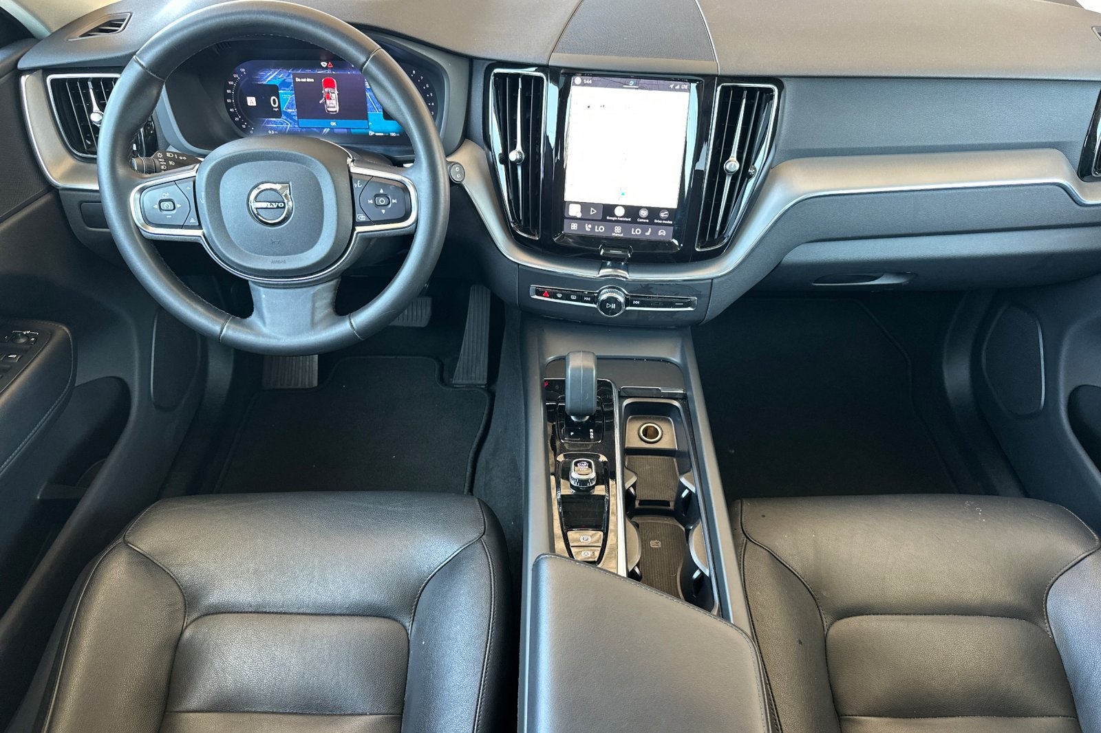 Used 2024 Volvo XC60 B5 Core AWD/4WD image 16