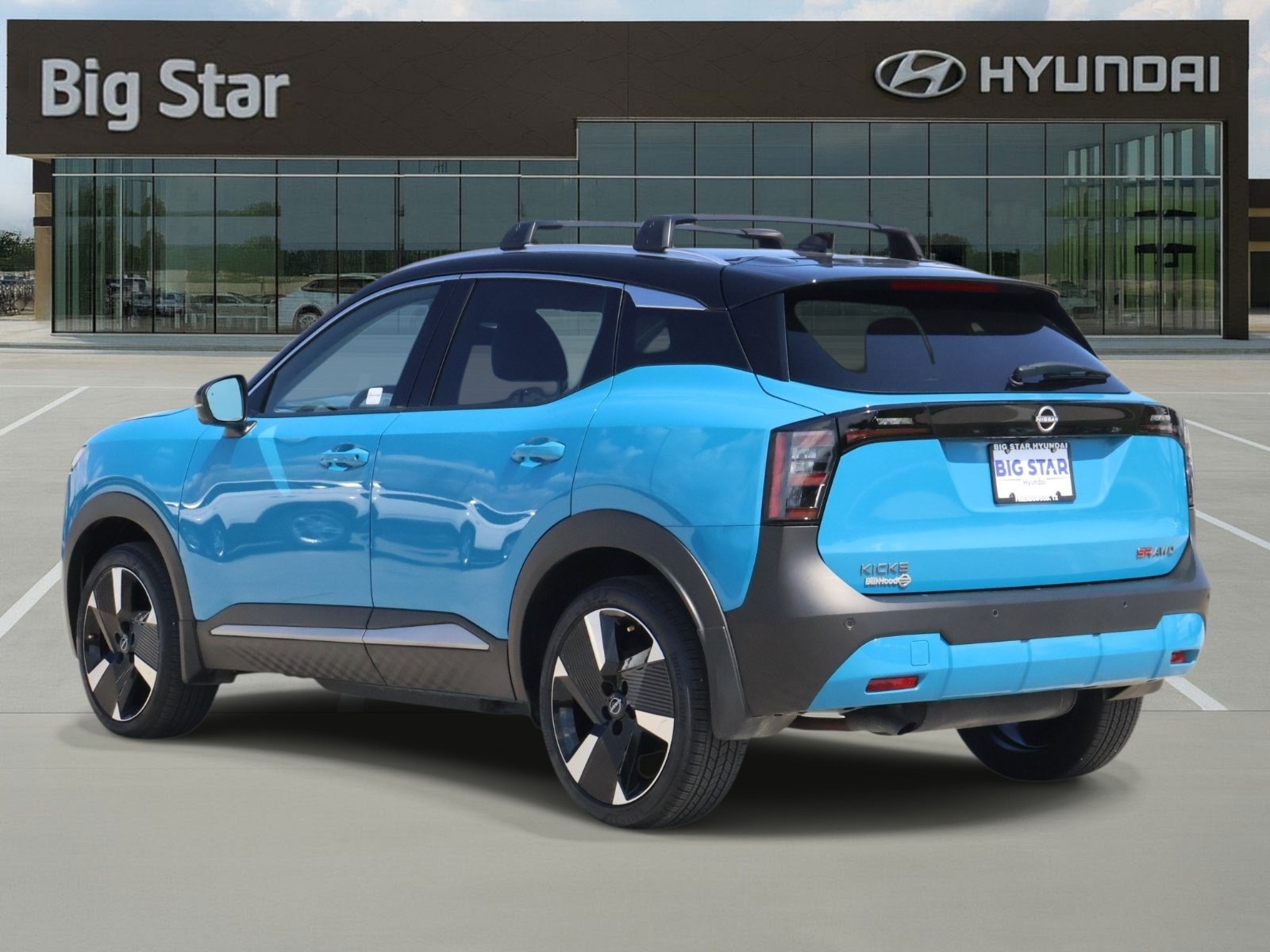Used 2026 Nissan Kicks SR w/ Cold Weather Package AWD/4WD image 3