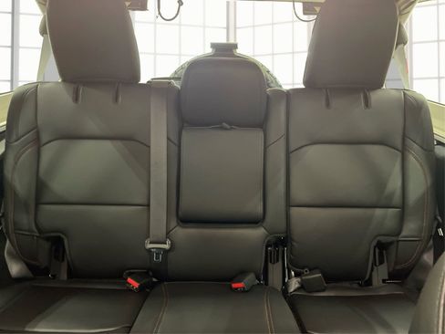 Used 2024 Jeep Wrangler Unlimited Rubicon w/ Technology Group image 14