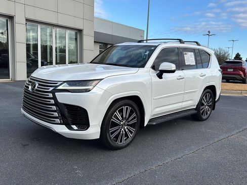 Used 2023 Lexus LX 600 4WD w/ Luxury Package image 2