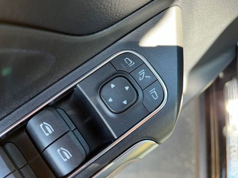 Certified 2025 Mercedes-Benz GLB 250 4MATIC image 19