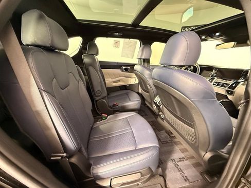 Used 2023 Kia Sorento SX Prestige w/ Panoramic Sunroof Package AWD/4WD image 24