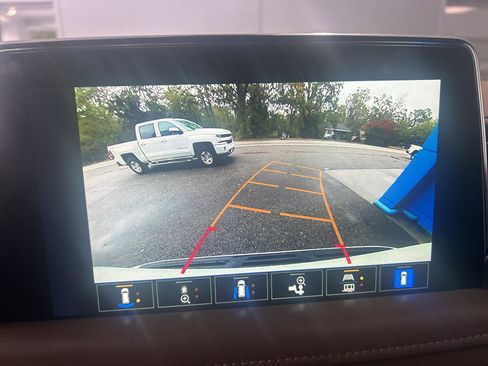 Used 2022 Chevrolet Suburban Premier image 30