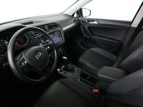 Used 2020 Volkswagen Tiguan SE FWD image 6