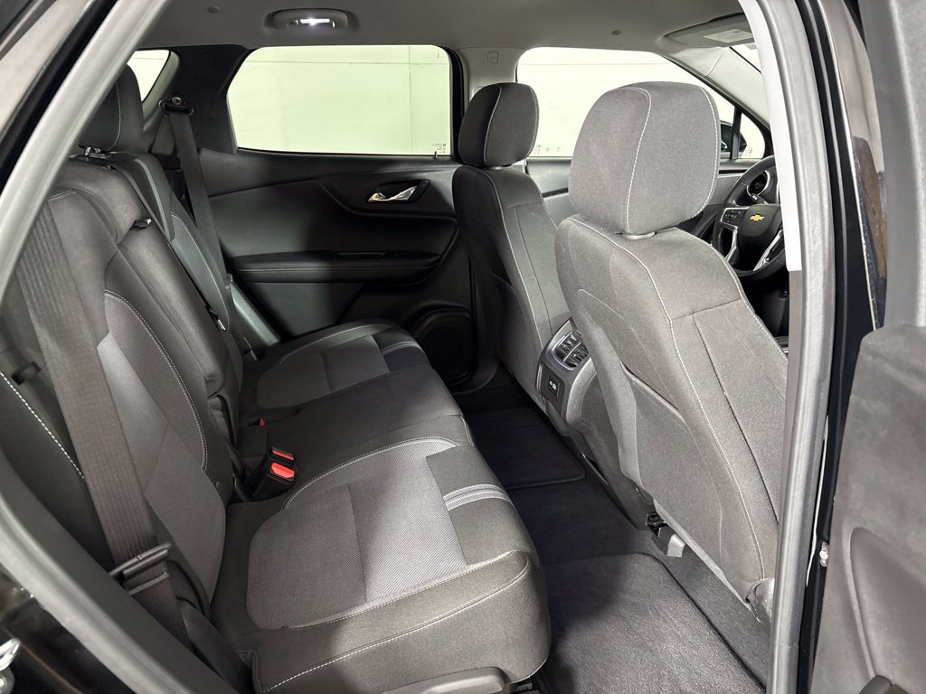 Used 2025 Chevrolet Blazer LT FWD image 19