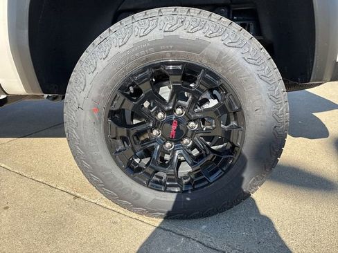 New 2026 GMC Canyon Elevation w/ Convenience Package image 11