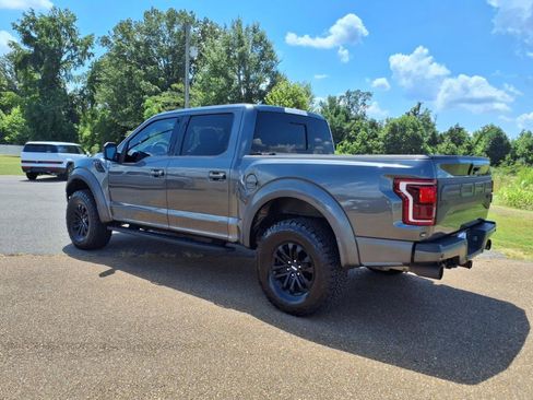 Used 2019 Ford F150 Raptor w/ Equipment Group 802A Luxury image 3