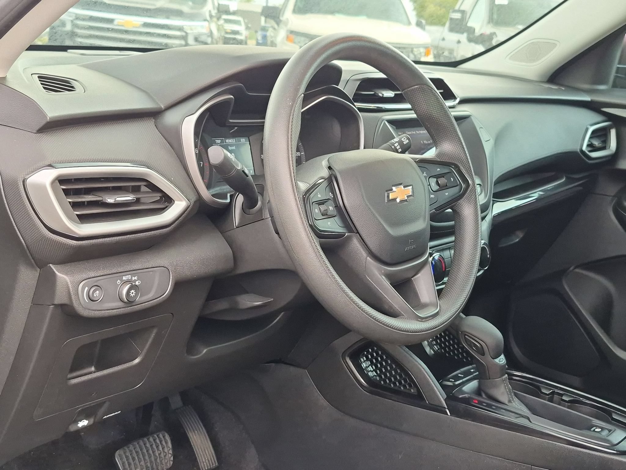 Used 2023 Chevrolet TrailBlazer LS FWD image 10
