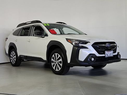 Certified 2025 Subaru Outback Premium AWD/4WD image 4