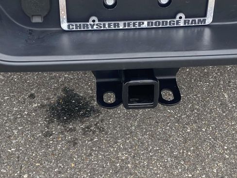 Used 2023 Jeep Gladiator Sport image 10