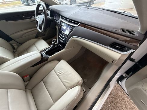 Certified 2017 Cadillac XTS Luxury image 28