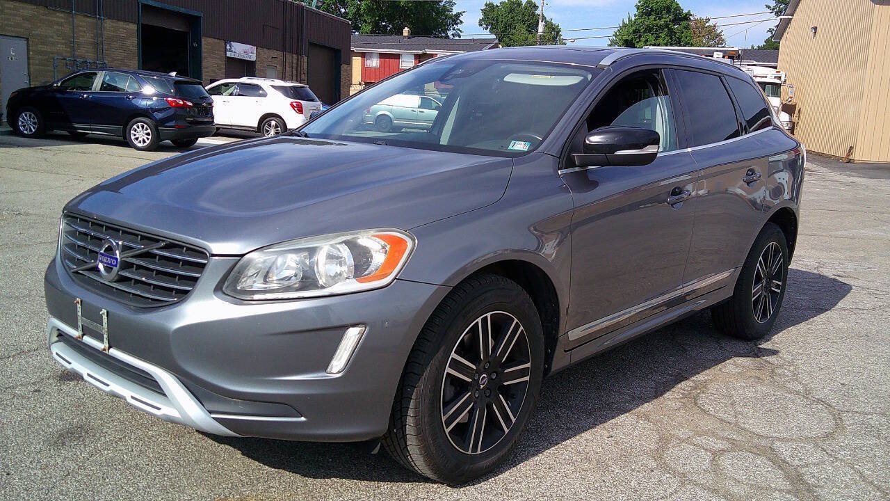 Used 2017 Volvo XC60 T5 Dynamic w/ Protection Package AWD/4WD image 1