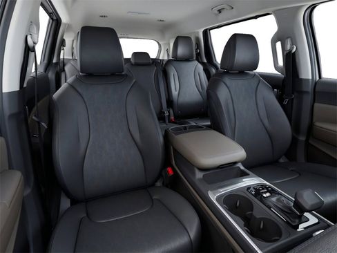 New 2026 Kia Carnival EX image 15