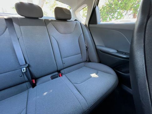 Used 2025 Kia K4 LXS image 36