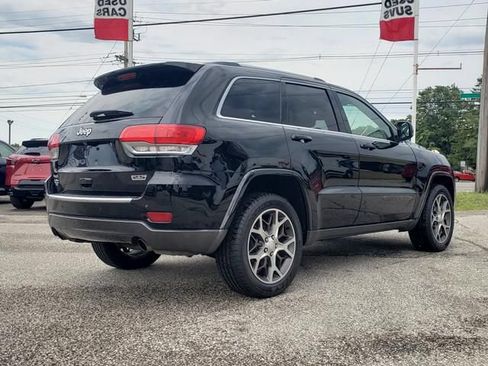 Used 2018 Jeep Grand Cherokee Limited AWD/4WD image 3