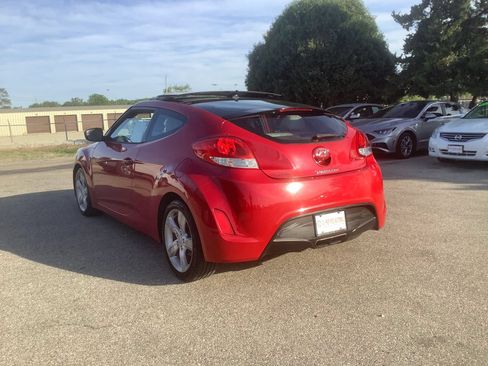 Used 2014 Hyundai Veloster w/ Style Package 02 FWD image 7
