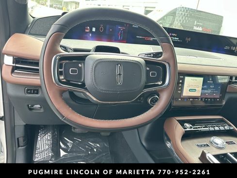 New 2026 Lincoln Navigator Reserve AWD/4WD image 17