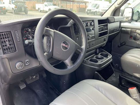Used 2014 GMC Savana 2500 RWD image 9