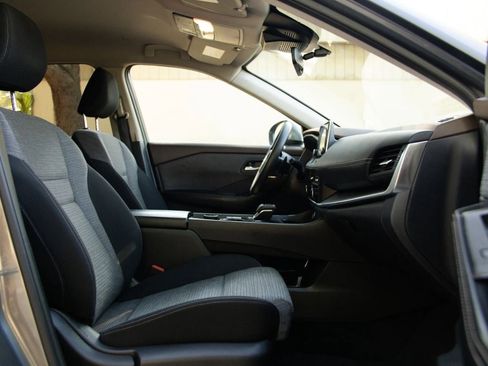 Used 2023 Nissan Rogue SV AWD/4WD image 21