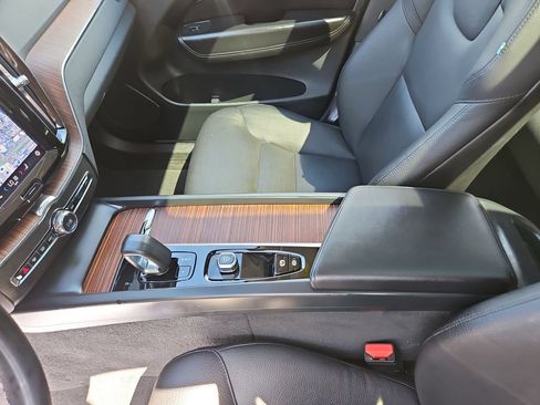 Used 2023 Volvo XC60 B5 Plus AWD/4WD image 26