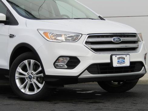 Certified 2019 Ford Escape SE image 4