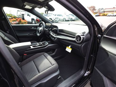 New 2026 Chevrolet Equinox LT w/ LPO, Floor Liner Package image 20