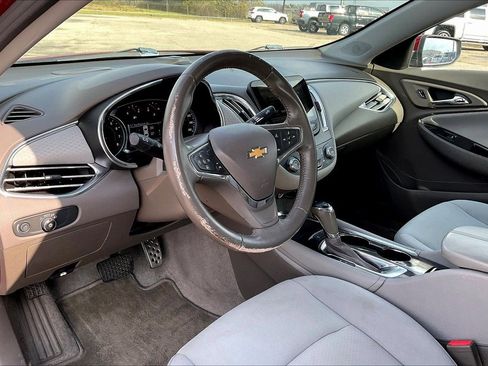 Used 2017 Chevrolet Malibu LT w/ Driver Confidence Package image 14