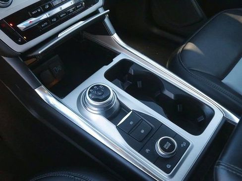 Used 2024 Ford Explorer XLT w/ Equipment Group 202A image 22