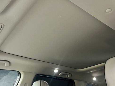 Used 2025 Honda Pilot Elite image 8