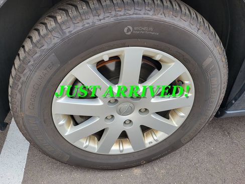 Used 2016 Chrysler Town & Country Touring FWD image 4
