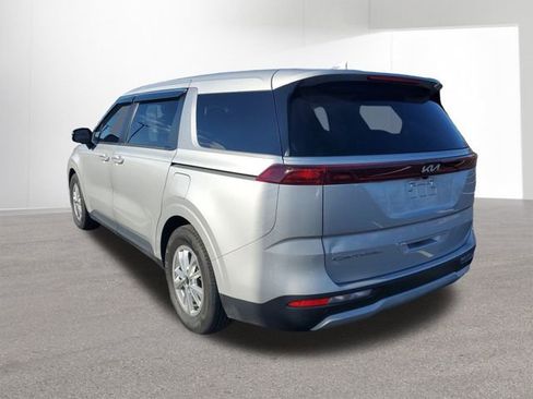 Used 2022 Kia Carnival LX image 14