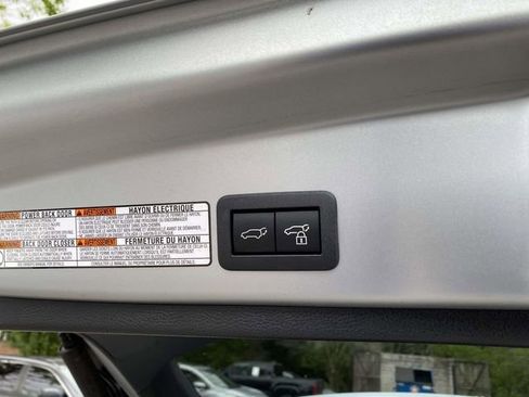 Used 2023 Toyota Corolla Cross XLE w/ Convenience Package FWD image 13