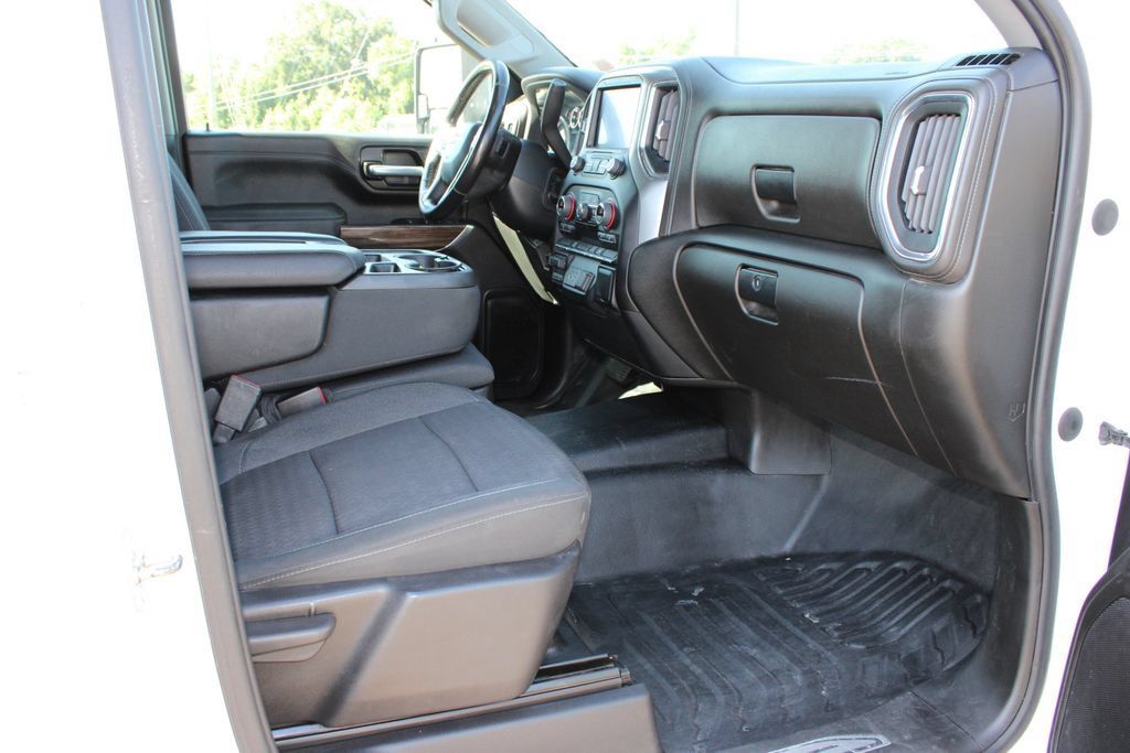 Used 2022 Chevrolet Silverado 3500 LT w/ Convenience Package AWD/4WD image 6