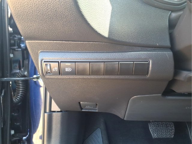 Used 2025 Toyota Corolla LE FWD image 14
