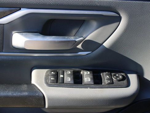 Used 2021 RAM 1500 Big Horn image 10