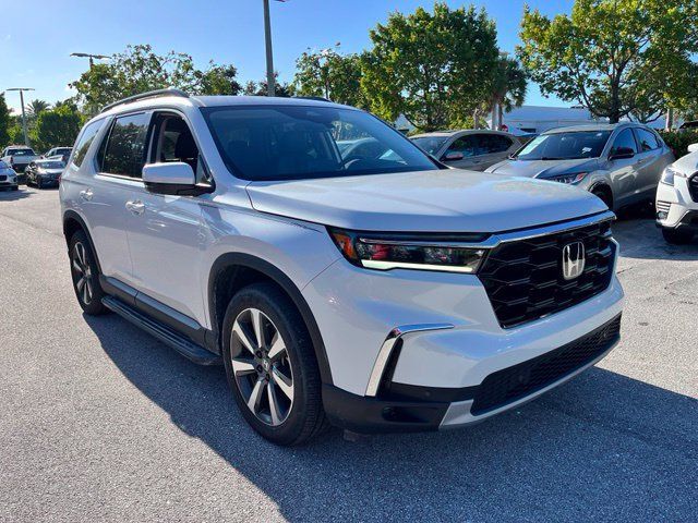 Used 2024 Honda Pilot Touring image 1