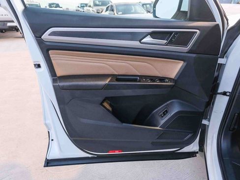 Used 2020 Volkswagen Atlas Cross Sport SEL FWD image 23