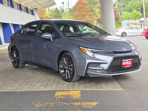 Used 2024 Toyota Corolla XSE FWD image 3