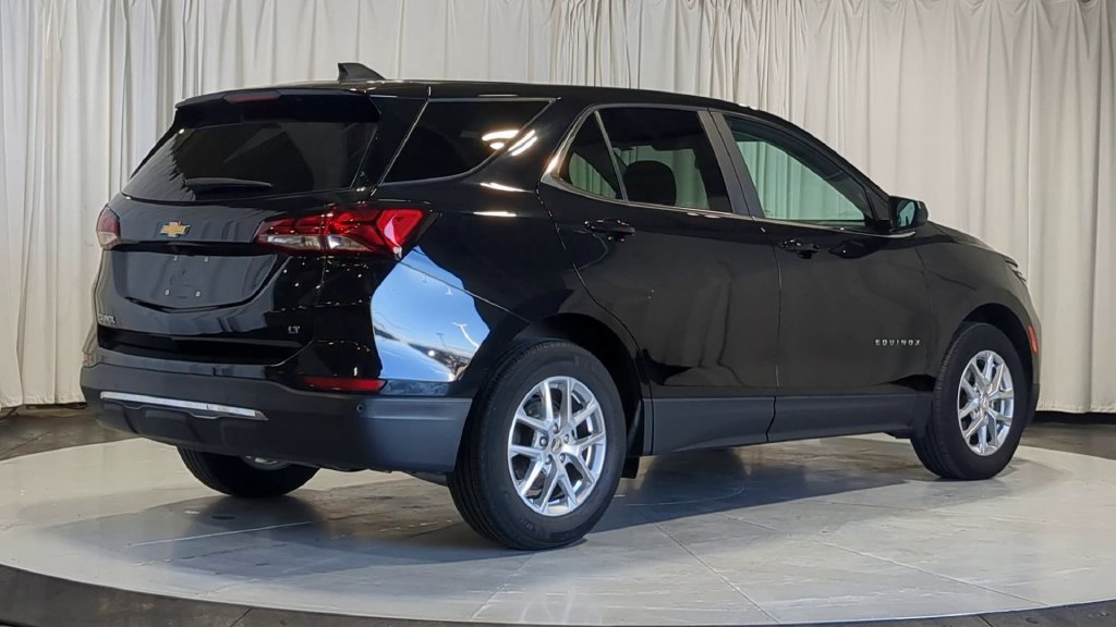 Used 2024 Chevrolet Equinox LT FWD image 10