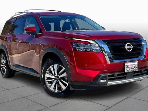 Certified 2024 Nissan Pathfinder SL image 2