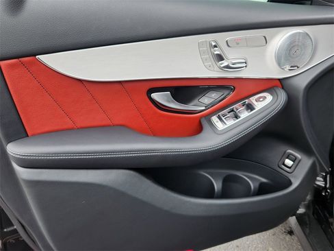 Used 2021 Mercedes-Benz GLC 300 GLC 300 image 6